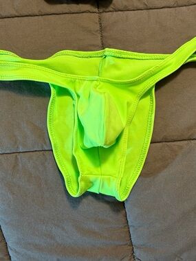 Muscleskins Neon Green swim brief (size large)